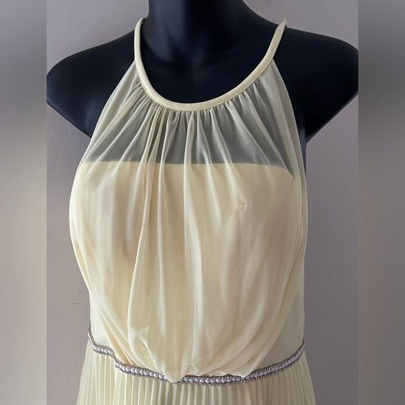 Aqua Dresses Yellow Pleated Halter Gown NWT Size 6 - Picture 2 of 16